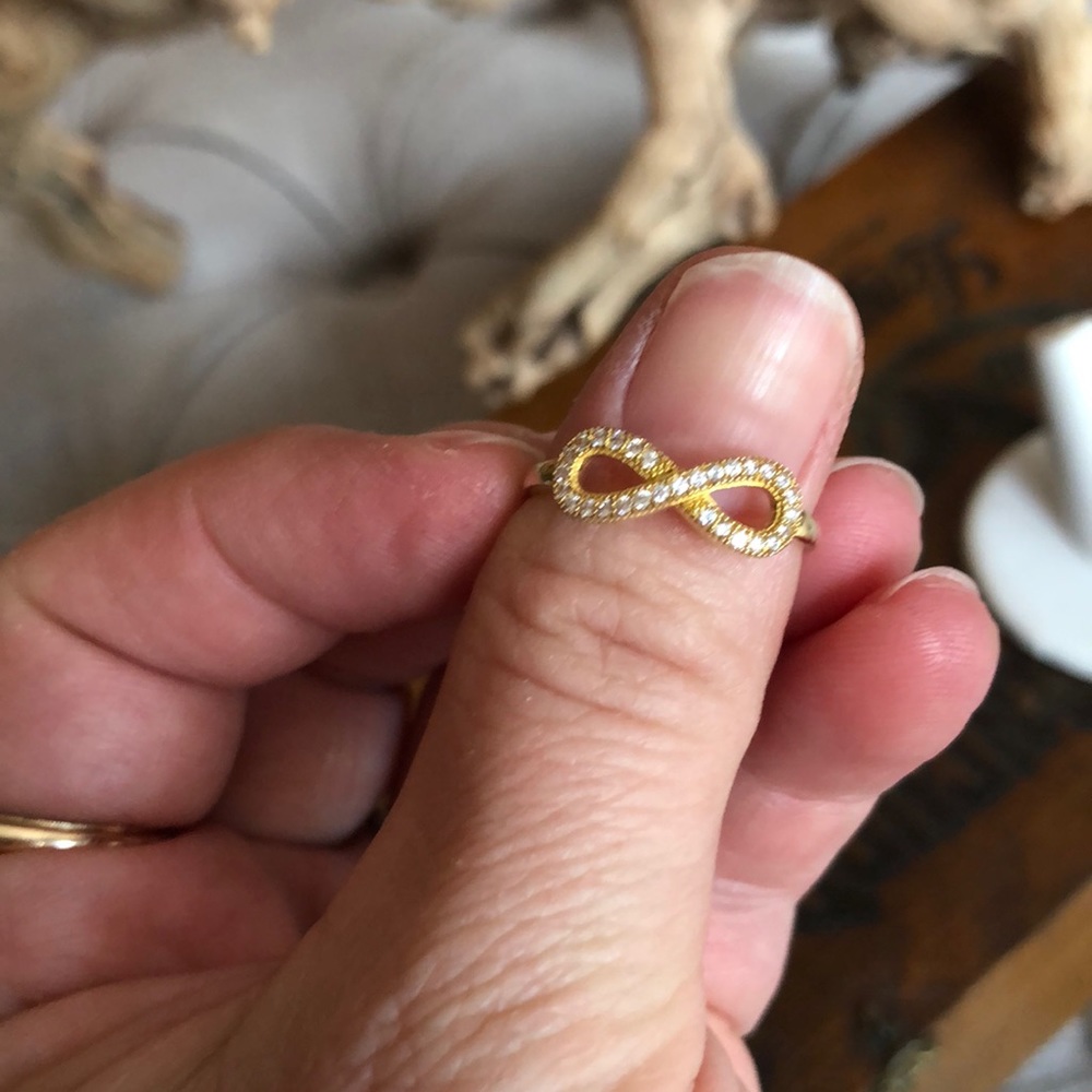 Adorable infinity ring ♾ - Picture 4 of 7